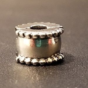 Pandora Beveled Clip